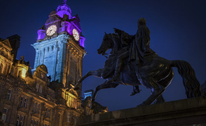 Duke of Wellington and Balmoral Hotel at Night | Manel Quiros Photography